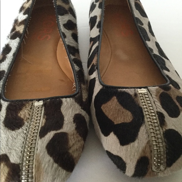 Michael Kors size 6 flats leopard animal hair - Picture 2 of 7